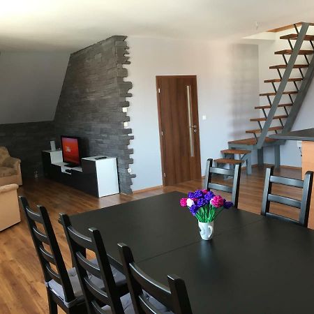 Spacious Apartment In Town Centre Nové Zámky Dış mekan fotoğraf