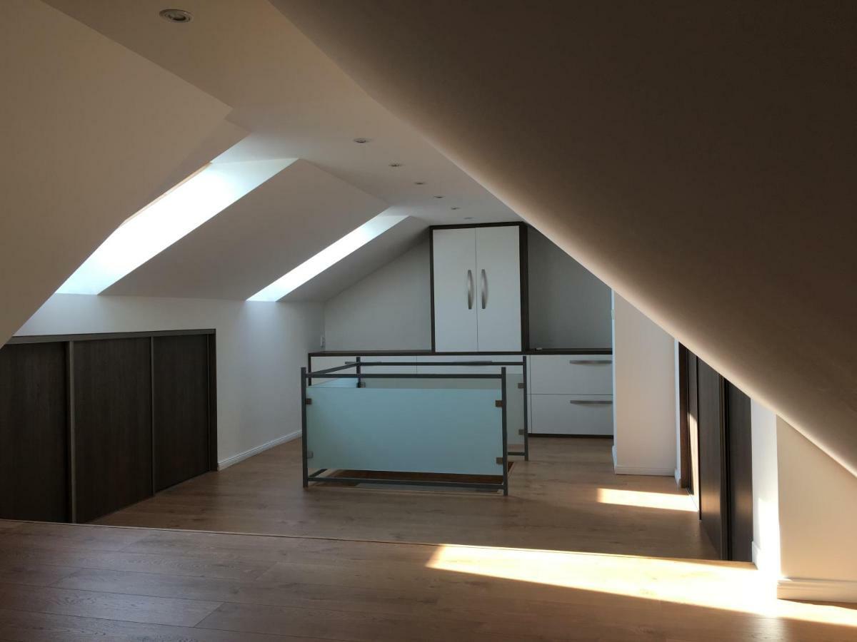 Spacious Apartment In Town Centre Nové Zámky Dış mekan fotoğraf