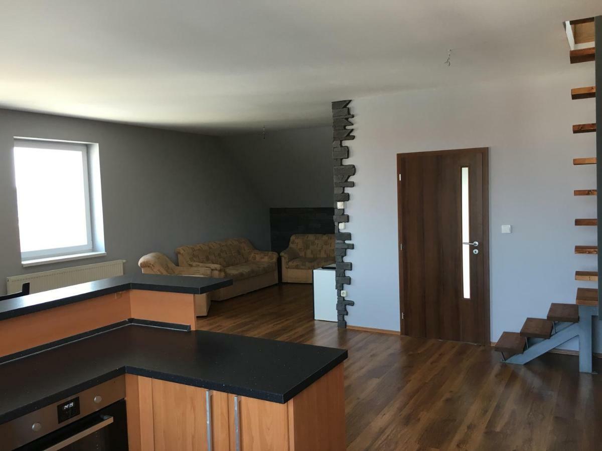 Spacious Apartment In Town Centre Nové Zámky Dış mekan fotoğraf